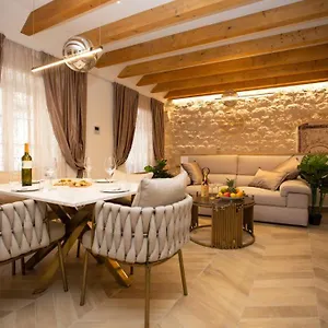 Luxury Lilly 2 Apartment