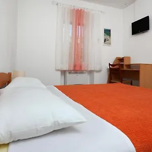 Apartman Bacvice Apartment