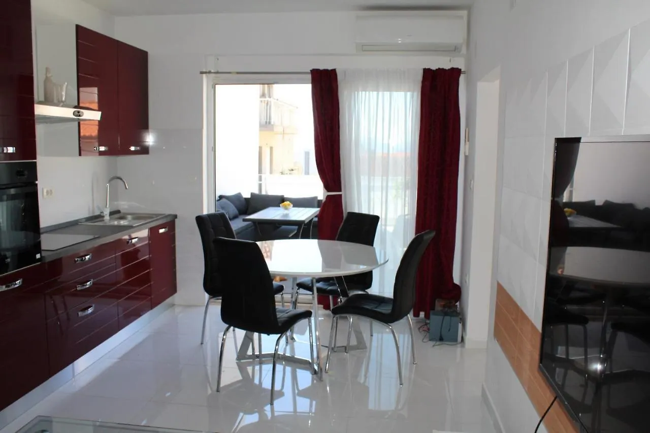 Luxury Apartment Maestral - Private Pool Split 0*,